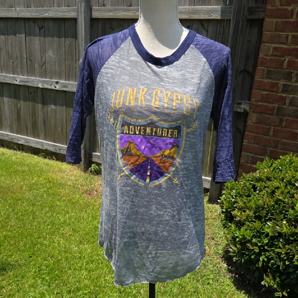 Junk Gypsy Adventure Graphic Tee Size M